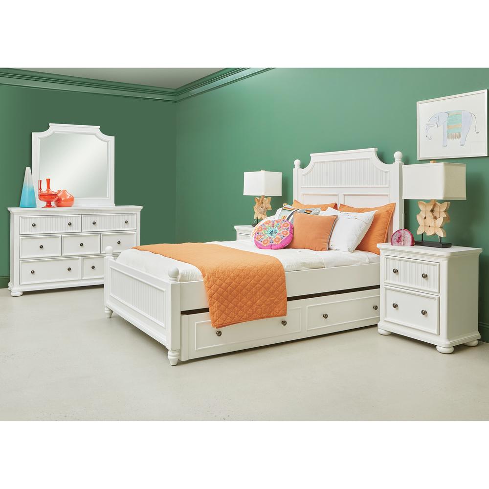 Savannah Full Poster Bed with Trundle - White Finish