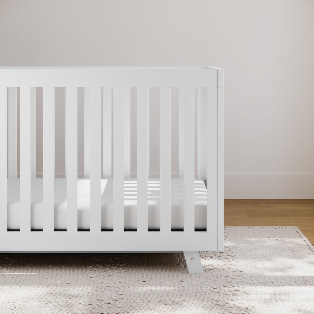 Storkcraft Beckett 3-in-1 Convertible Crib (White)