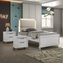 Glosan Modern 3-Piece Pearl White Kids Platform Bedroom Set
